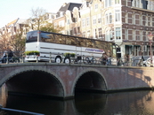 Bus Rijdt - © Nieuwe Spiegelstraat - © Arnoud De Jong